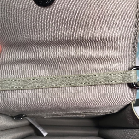 Women’s Universal Thread Crossbody Bag - Picture 3 of 6